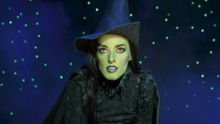 Similarities between Elsa and Elphaba